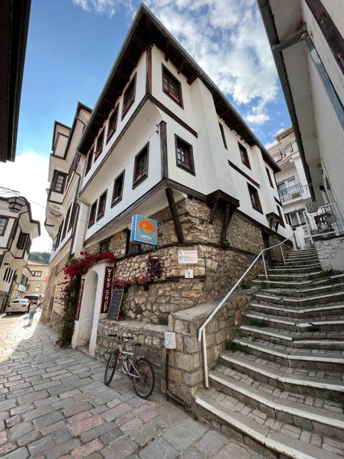 Patche Residence - A Wine Cellar Hideaway In The Historic Home Of Revolutionary Metodi Patche Охрид Екстер'єр фото